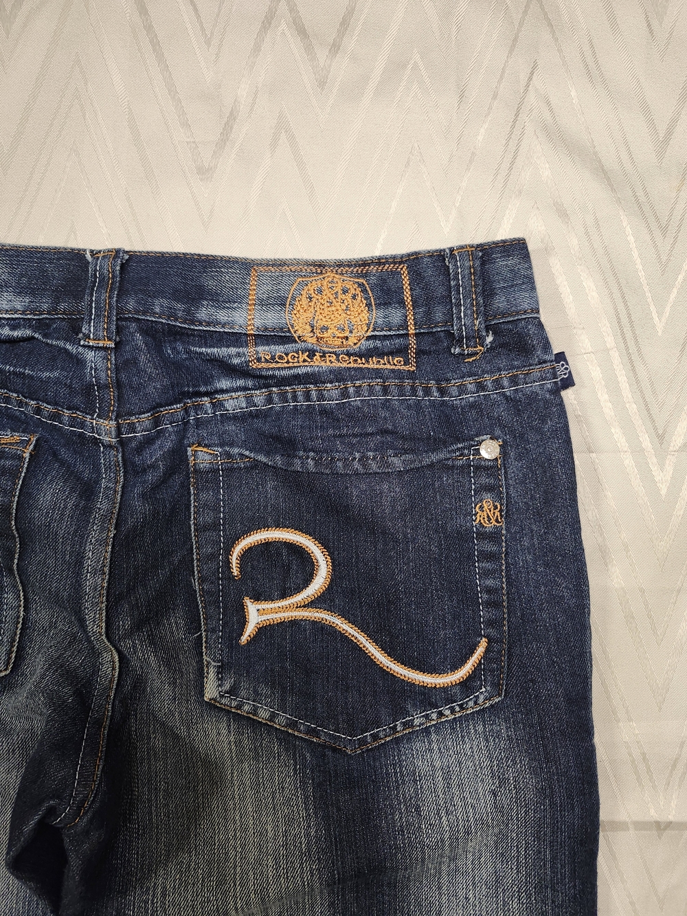 Rock & Republic Men's Dark Blue Jeans with Gold Embroidery